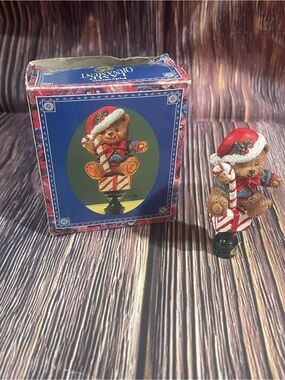 Polystone Lamp Topper Christmas Ornament Teddy Bear & Candy Cane W/ Present Vtg